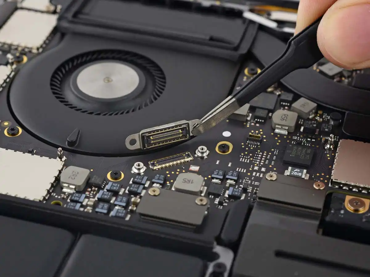 чистка Apple MacBook в Чехове