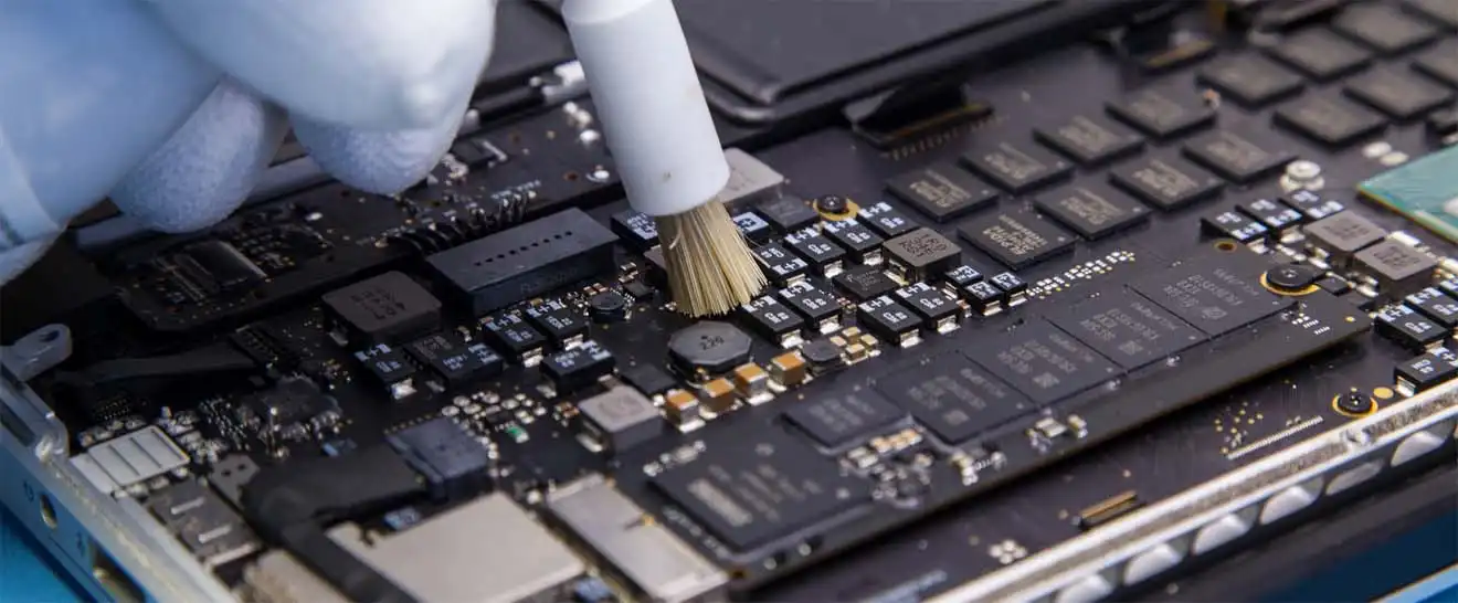 Чистка Apple MacBook от пыли в Чехове | Замена термопасты